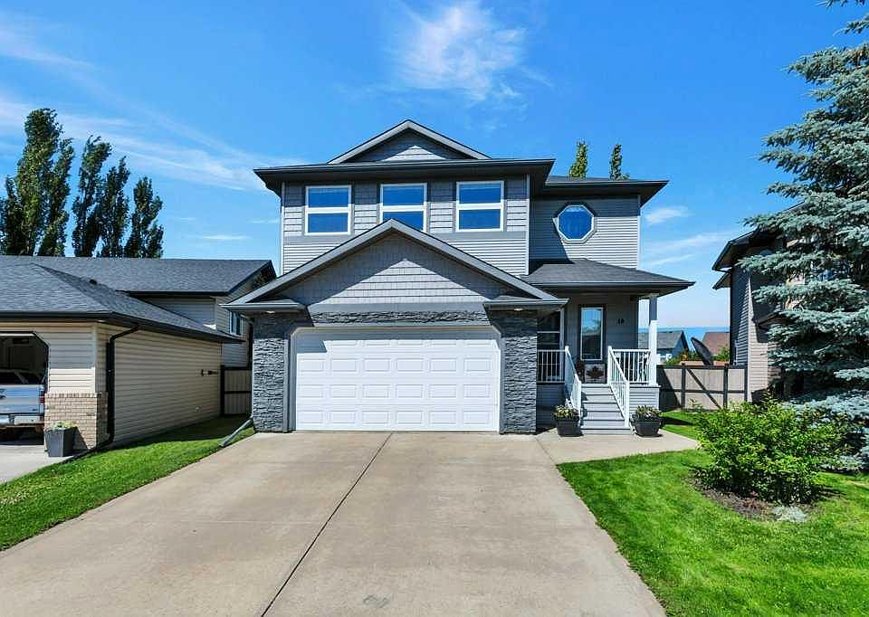 1st image of 19 E Lougheed Close