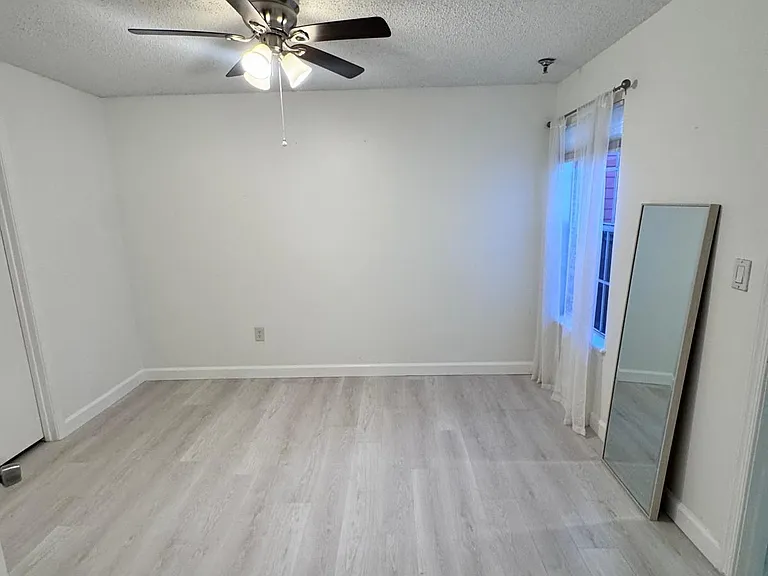 1125 Crystal Way #F — Photo 17