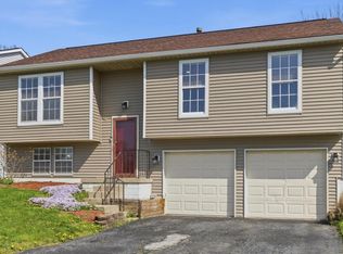 492 Courtright Dr, Pickerington, OH 43147