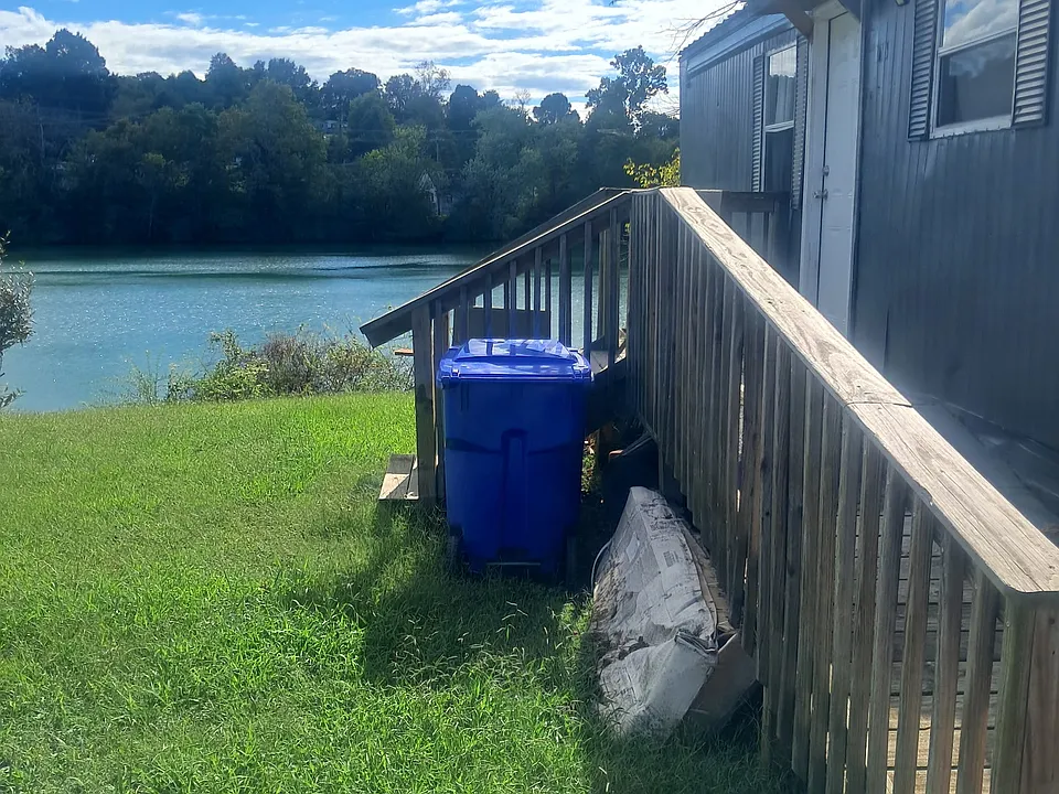 324 Lakefront Mobile Home Park