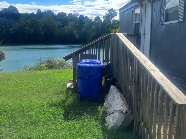 324 Lakefront Mobile Home Park, Clinton, TN 37716