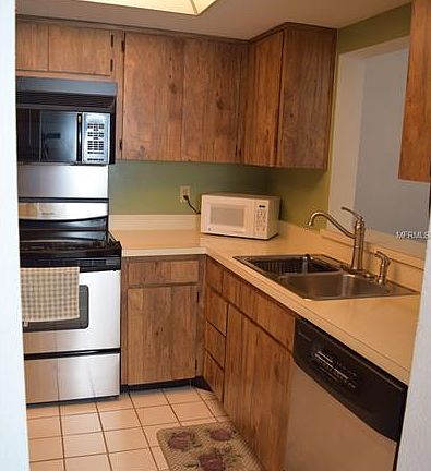 5th image of 3161 Landmark Dr APT 521