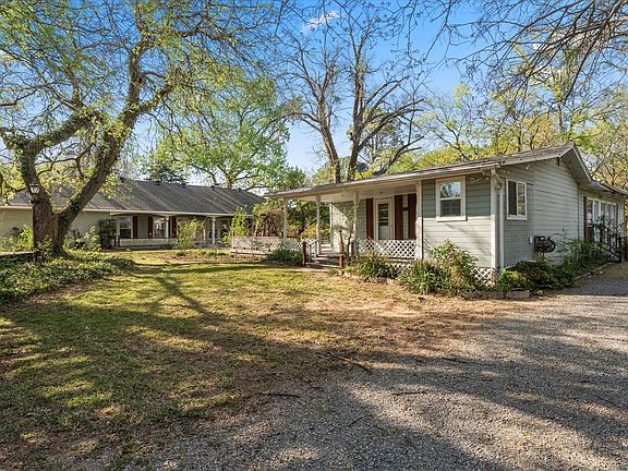 3rd image of 204 Plantation Ave