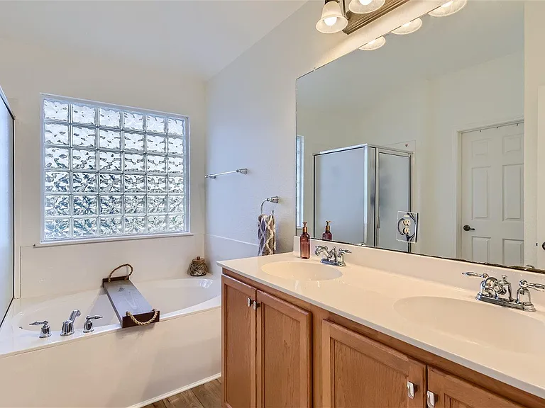 1717 Thompson Trl — Photo 17