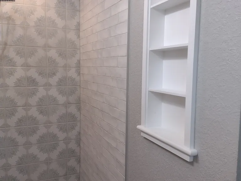 720 NE 17th Ct — Photo 23