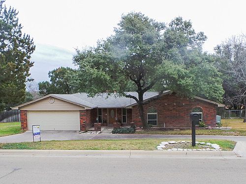 1st image of 911 Verna Lee Blvd