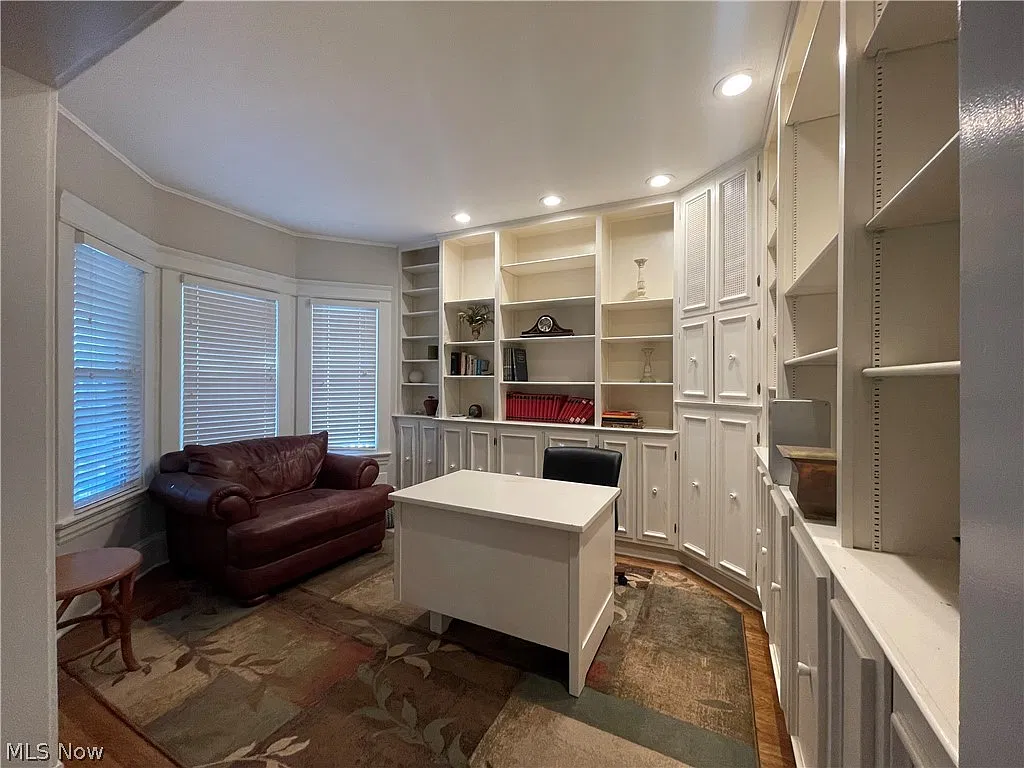 5 bed, 2.5 bath, $3,450 — Photo 4