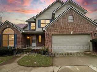 552 Forest Hill Dr, Lexington, KY 40509