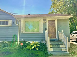 2607 Iroquois Rd, Waukegan, IL 60087