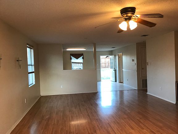 4th image of 2613 Misty Harbor Dr