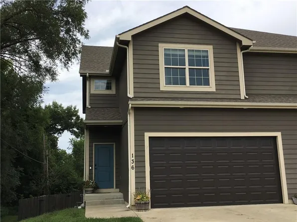 136 W Kay St, Lansing, KS 66043