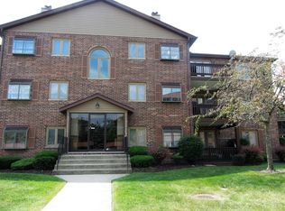 17218 Ridgeland Ave #213, Tinley Park, IL 60477
