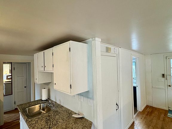 4th image of 14 Loring Ln