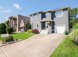 11 Seaside Ct, Margate City, NJ 08402