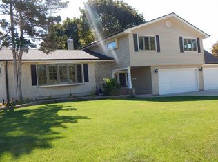 401 Surrey Rd, Bartlett, IL 60103