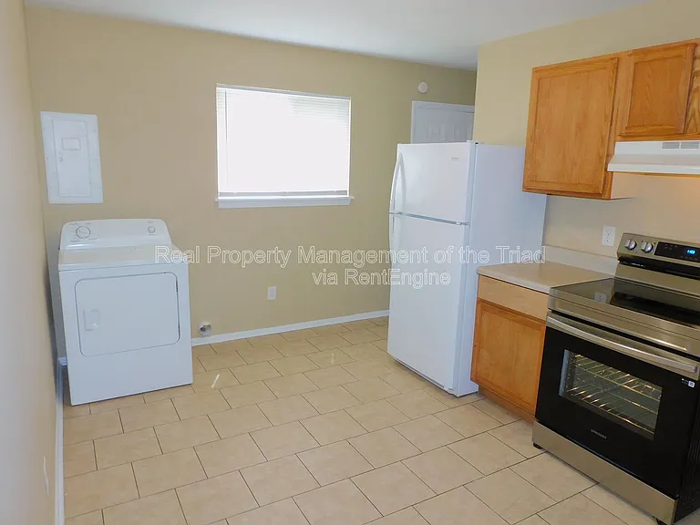 4302 Parker St #E — Photo 5