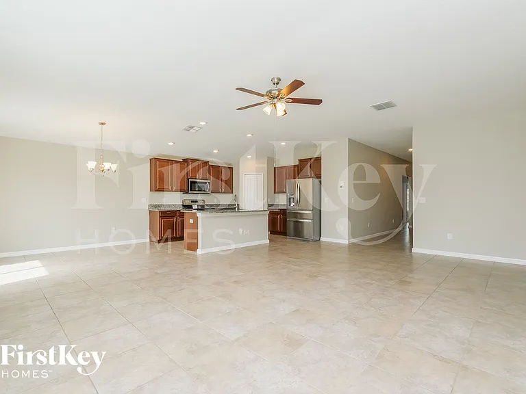 6117 Tremeza Pl — Photo 2