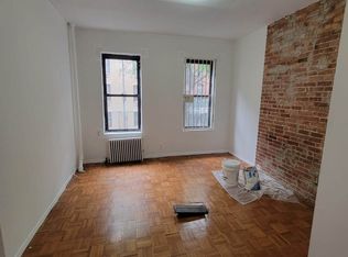 418 E 73rd St #2FR, New York, NY 10021