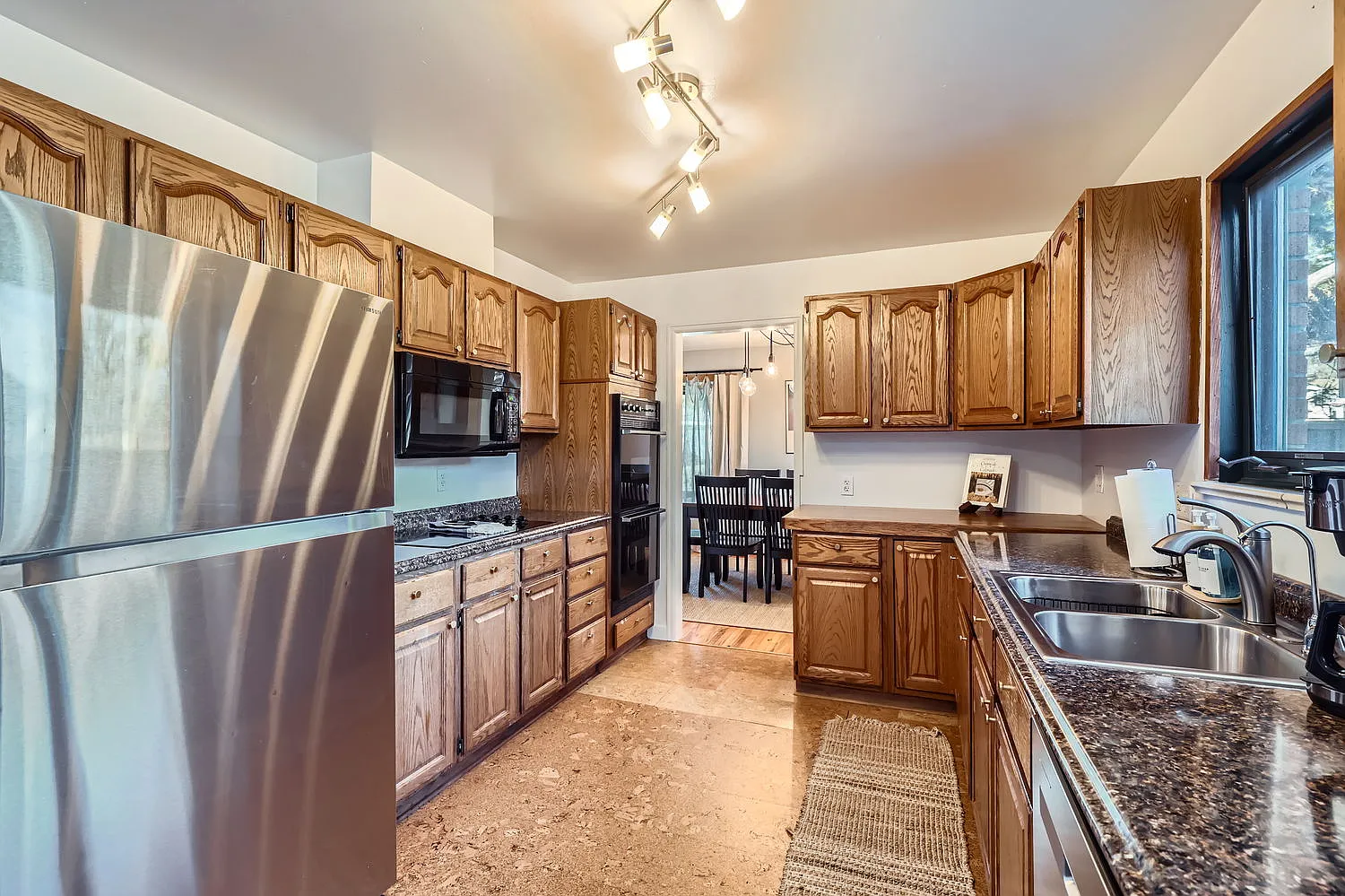 4 bed, $9,450 — Photo 3