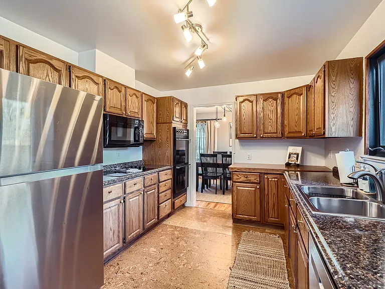 W 34th Pl — Photo 3
