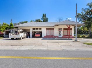 1015 S Grove St, Eustis, FL 32726