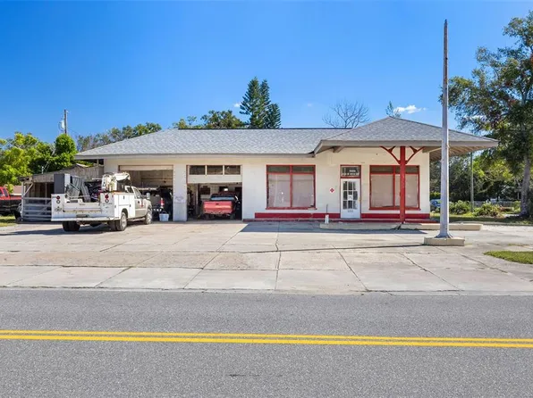 1015 S Grove St, Eustis, FL 32726