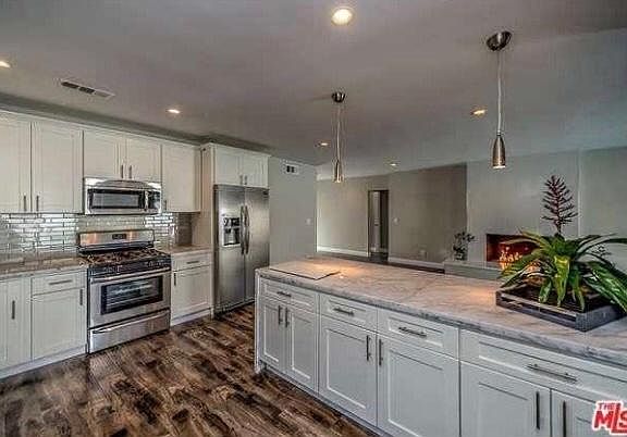 3rd image of 4738 Aqueduct Ave