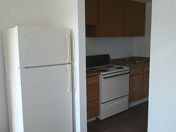 3rd image of 15121 Washington Ave SW Unit 4