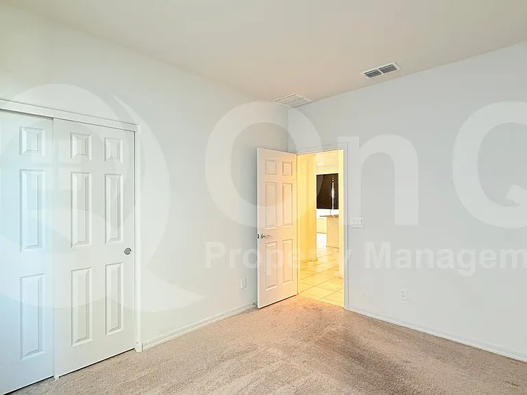 9034 W Luke Ave — Photo 13