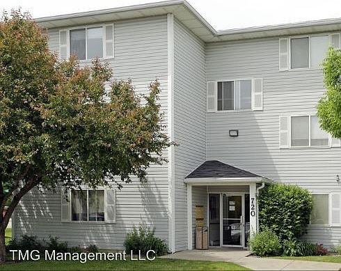 3rd image of 722 8th St SE APT 304