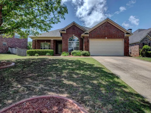 124 Mountain Valley Dr, Maumelle, AR 72113