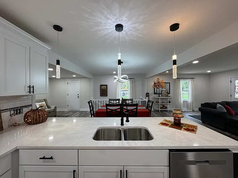 1427 Austin Ave — Photo 11
