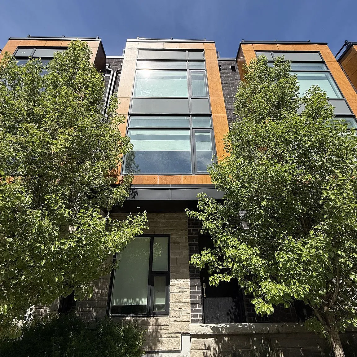 4 bed, $2,800 — Photo 2