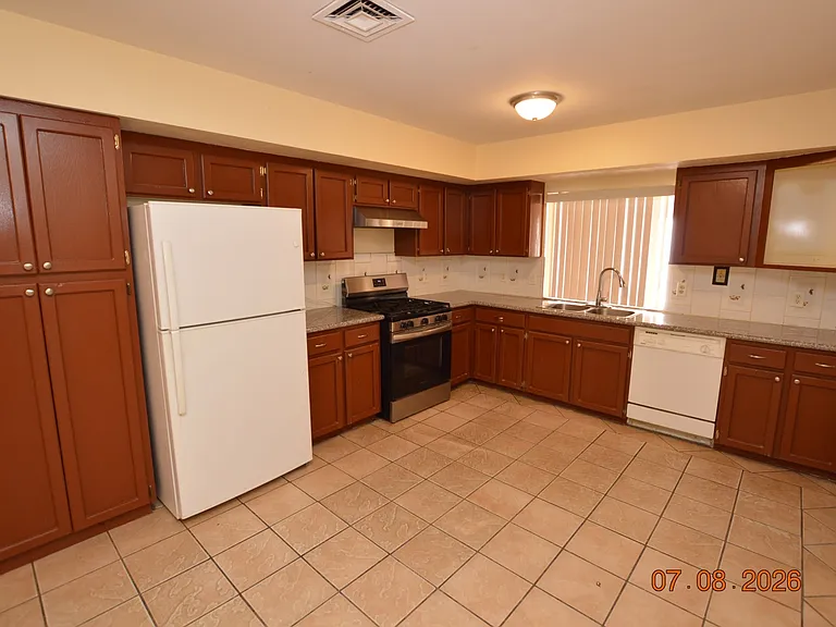 6845 Zamora Dr — Photo 8