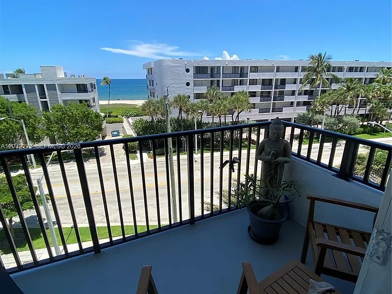 531 N Ocean #611 — Photo 2