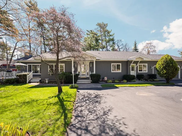 702 Ahgosa Trl, Traverse City, MI 49686