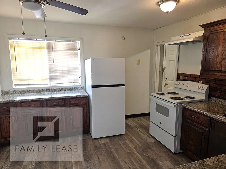307 Melvin Dr — Photo 4