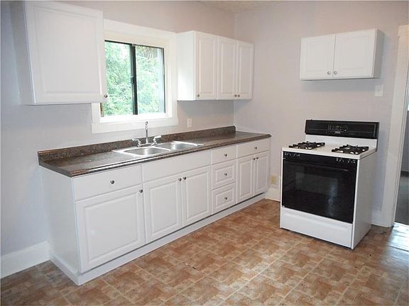 2nd image of 4462-4464 3rd St