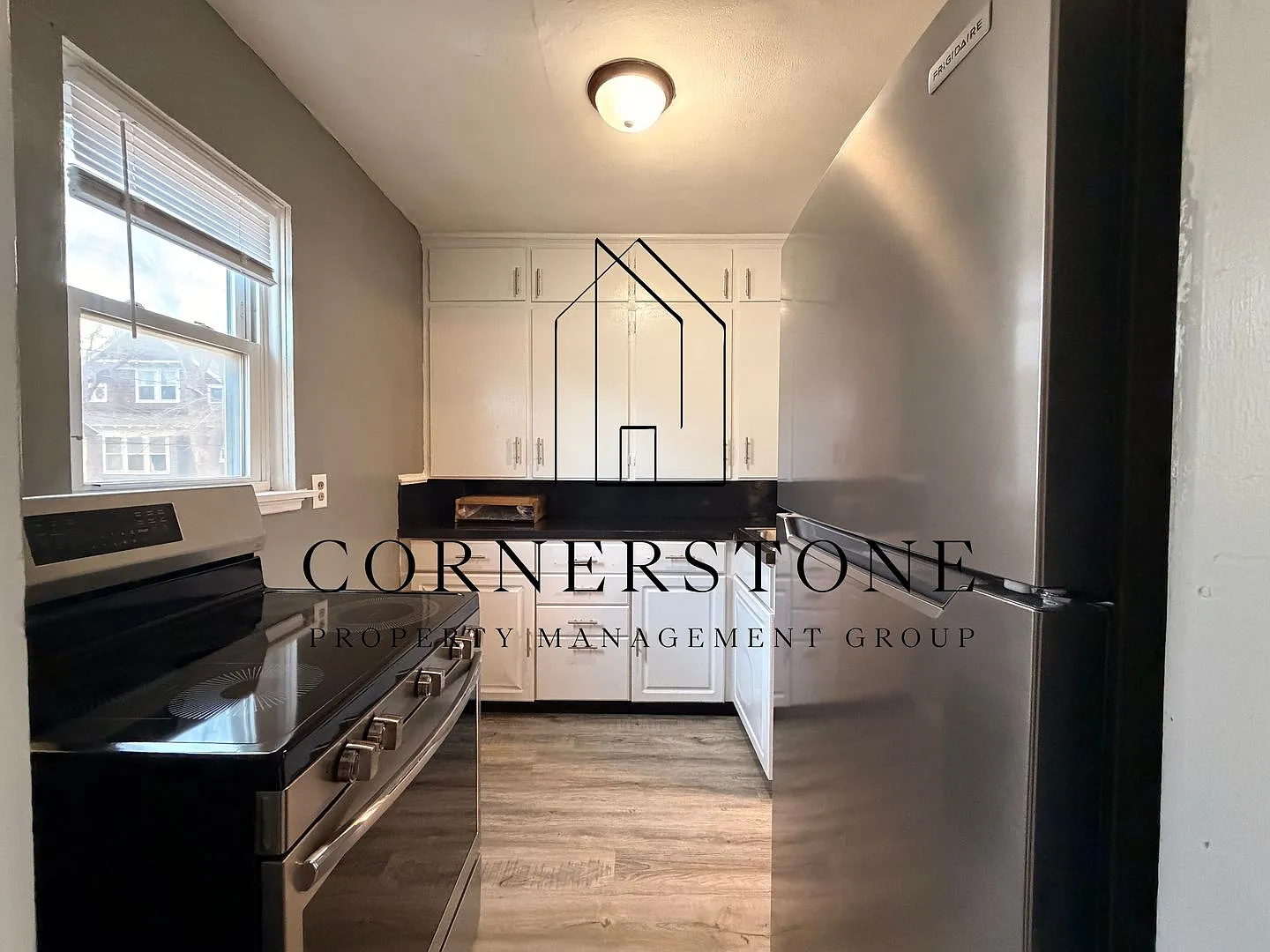 N 14th St Triplex — Photo 4