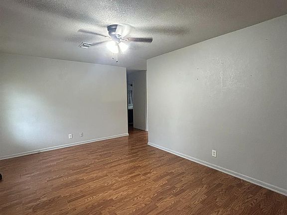 5th image of 1100 Estelle St