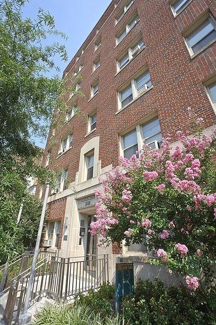 Shoremeade Apartments