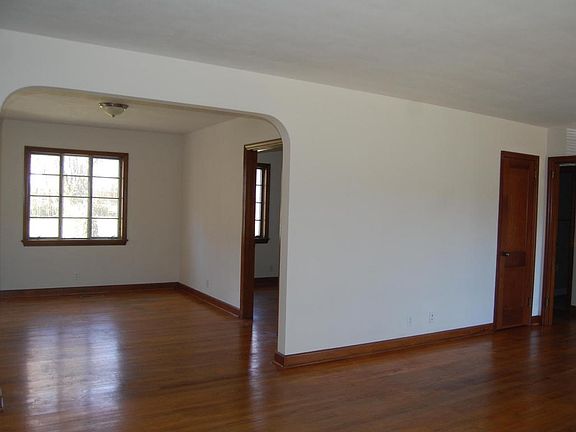 5th image of 3805 Sliger Cir