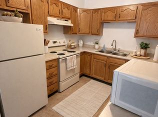 1802 S Plaza Dr APT 13, Elwood, IN 46036