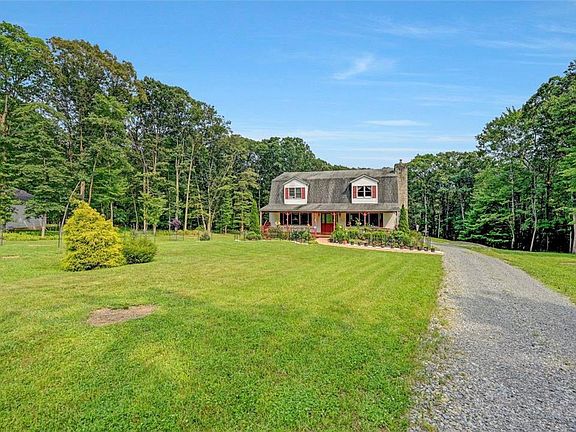 3rd image of 276 Shady Oaks Dr E