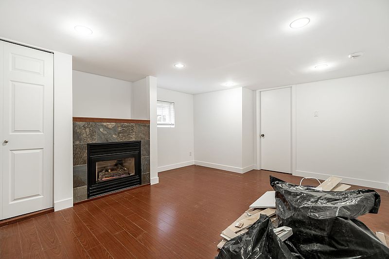 North Vancouver Apartment for rent - 2 Bedrooms — photo 4