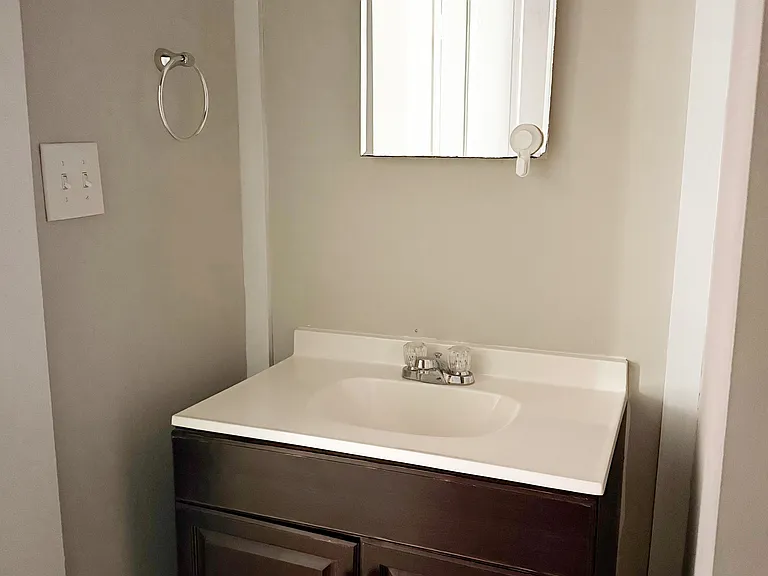 28 E Powell Ave #A — Photo 17