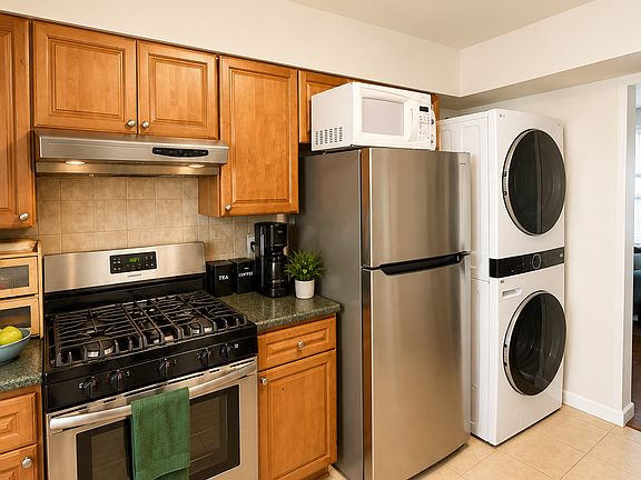 4th image of 35-34 Bell Blvd #2