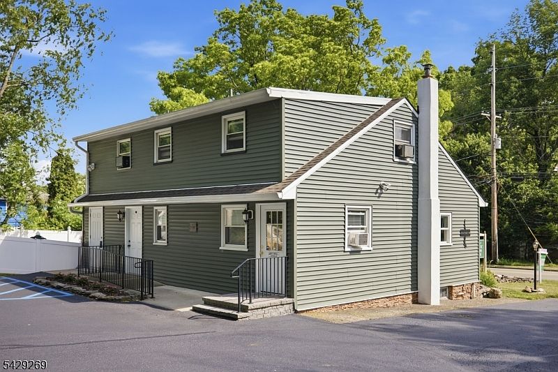 1st image of 187 Breakneck Rd #0