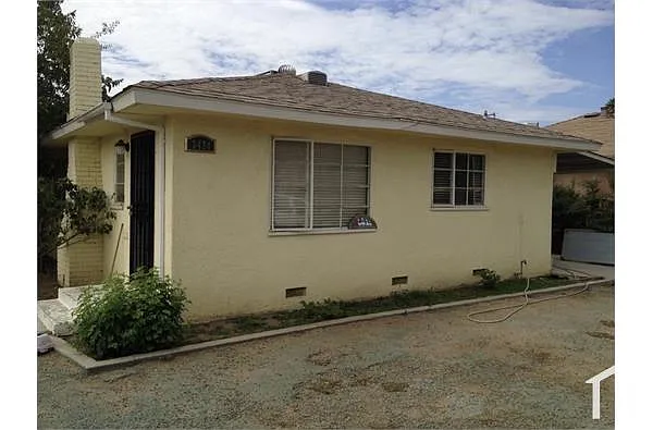 Building Photo - 3474 Mayfair Dr S