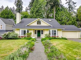 677 Azalea Ave NE, Bainbridge Island, WA 98110